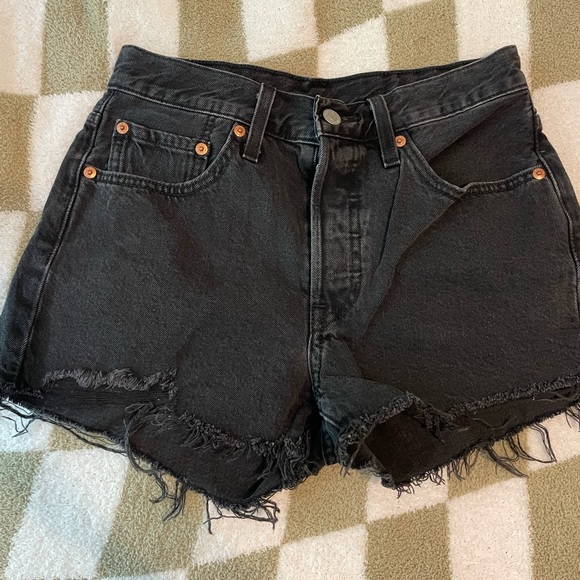 LEVI’S 501 Black Cutoff Shorts W26 - Picture 3 of 5